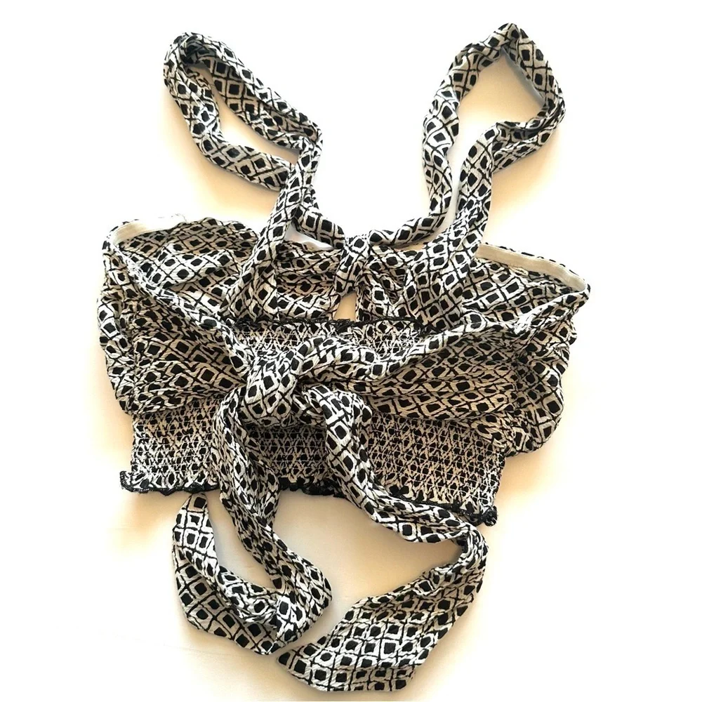 Urban Outfitters Kiara Smocked Tie Back Crop Top Size Medium